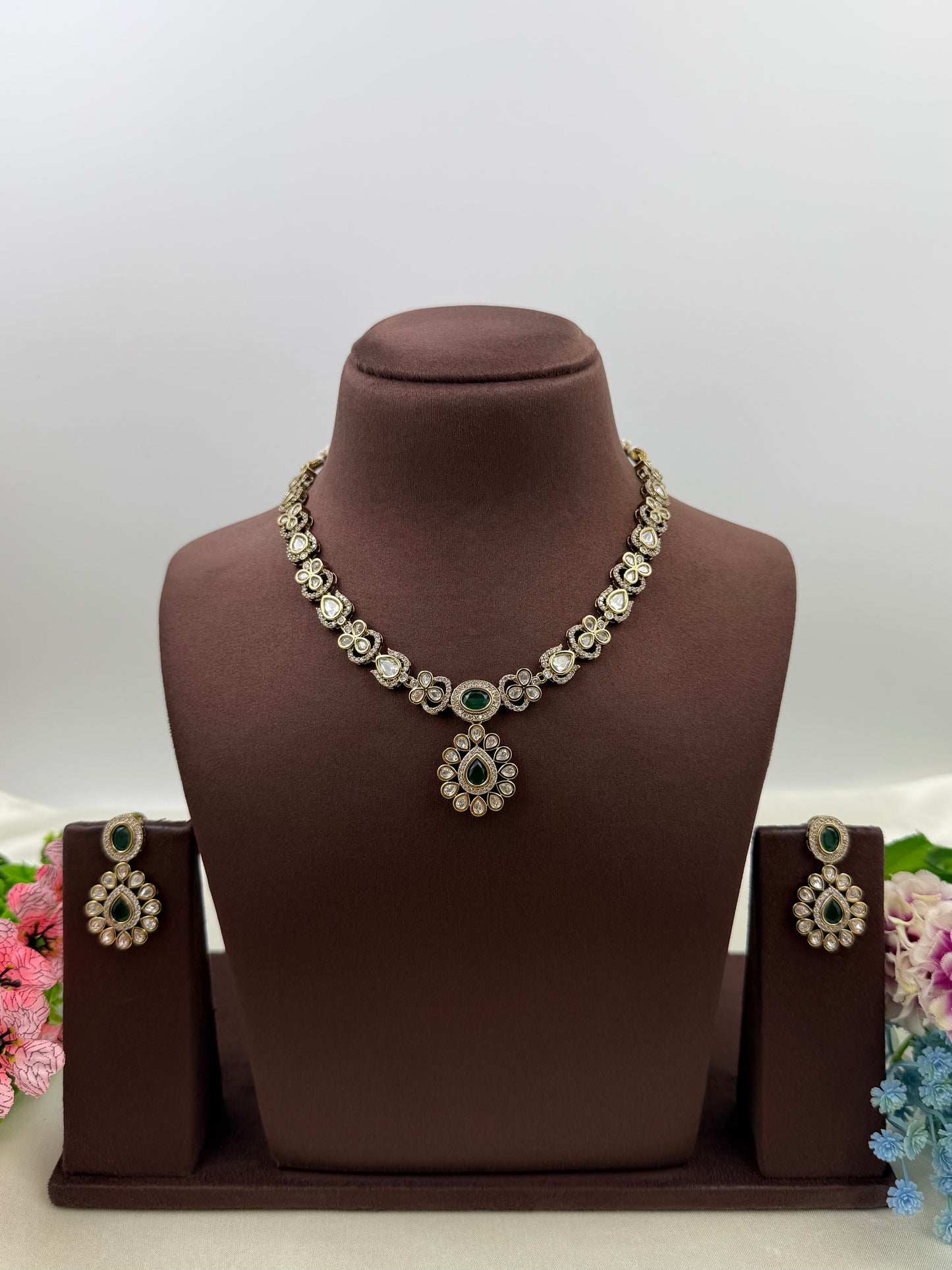 Priya Premium Victorian Necklace Set