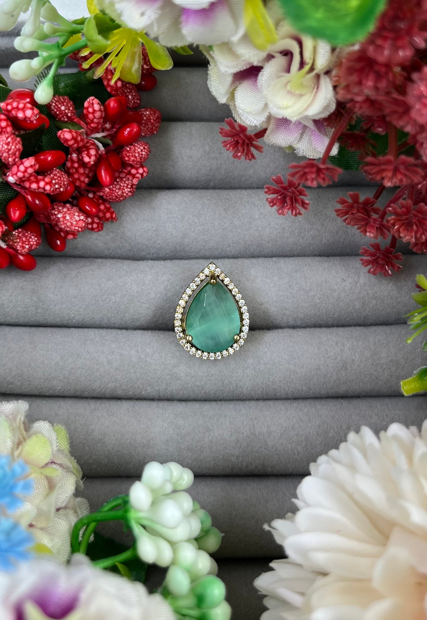 Veda Victorian Ad Ring