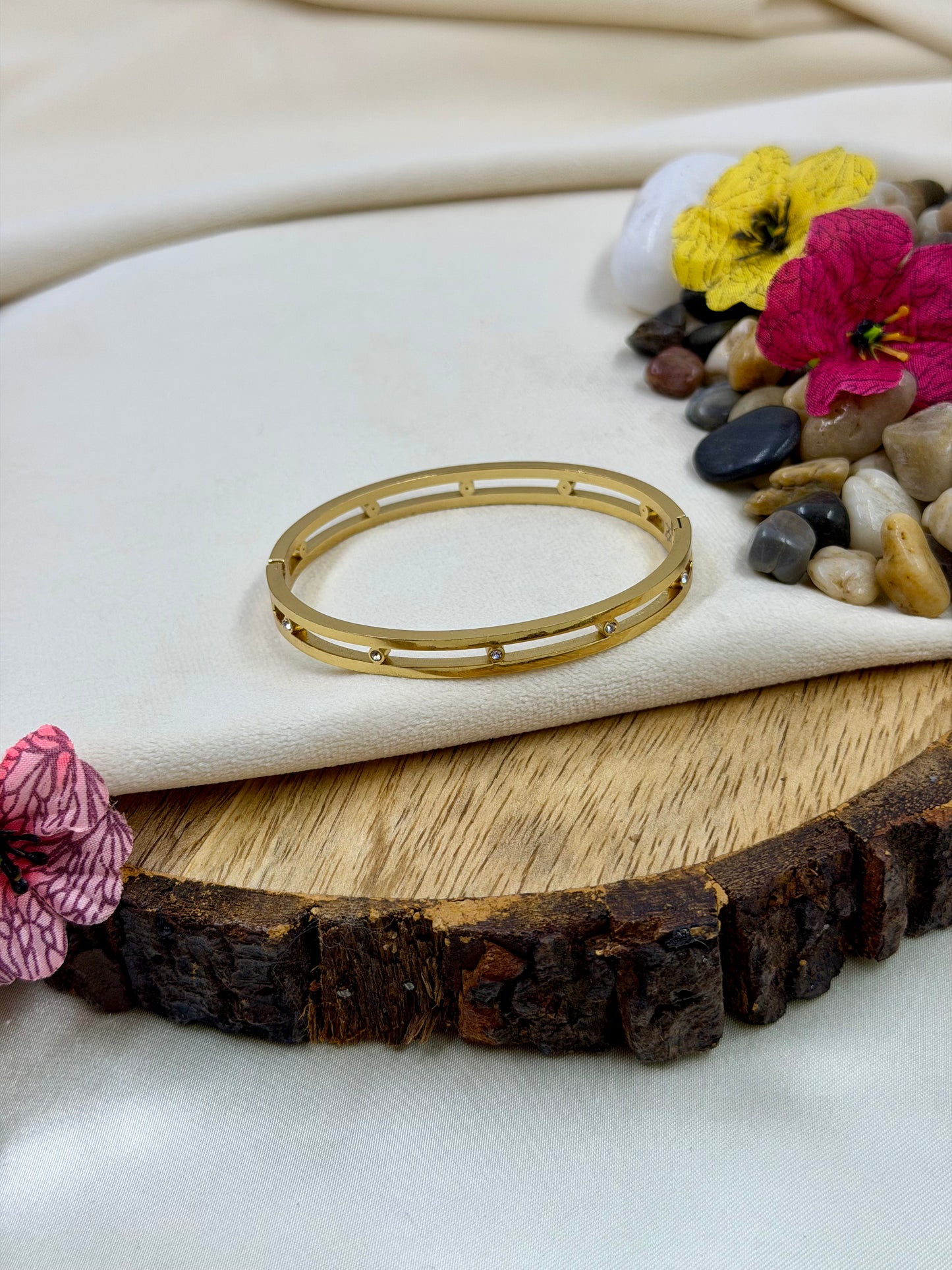 Nilam Stainless Steel Bracelet (Openable)