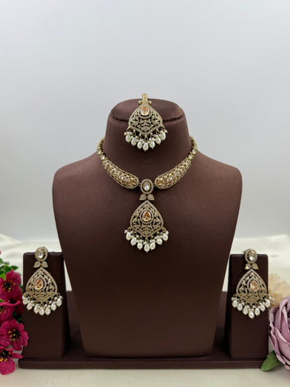 Vinita Victorian Hasli Necklace Set