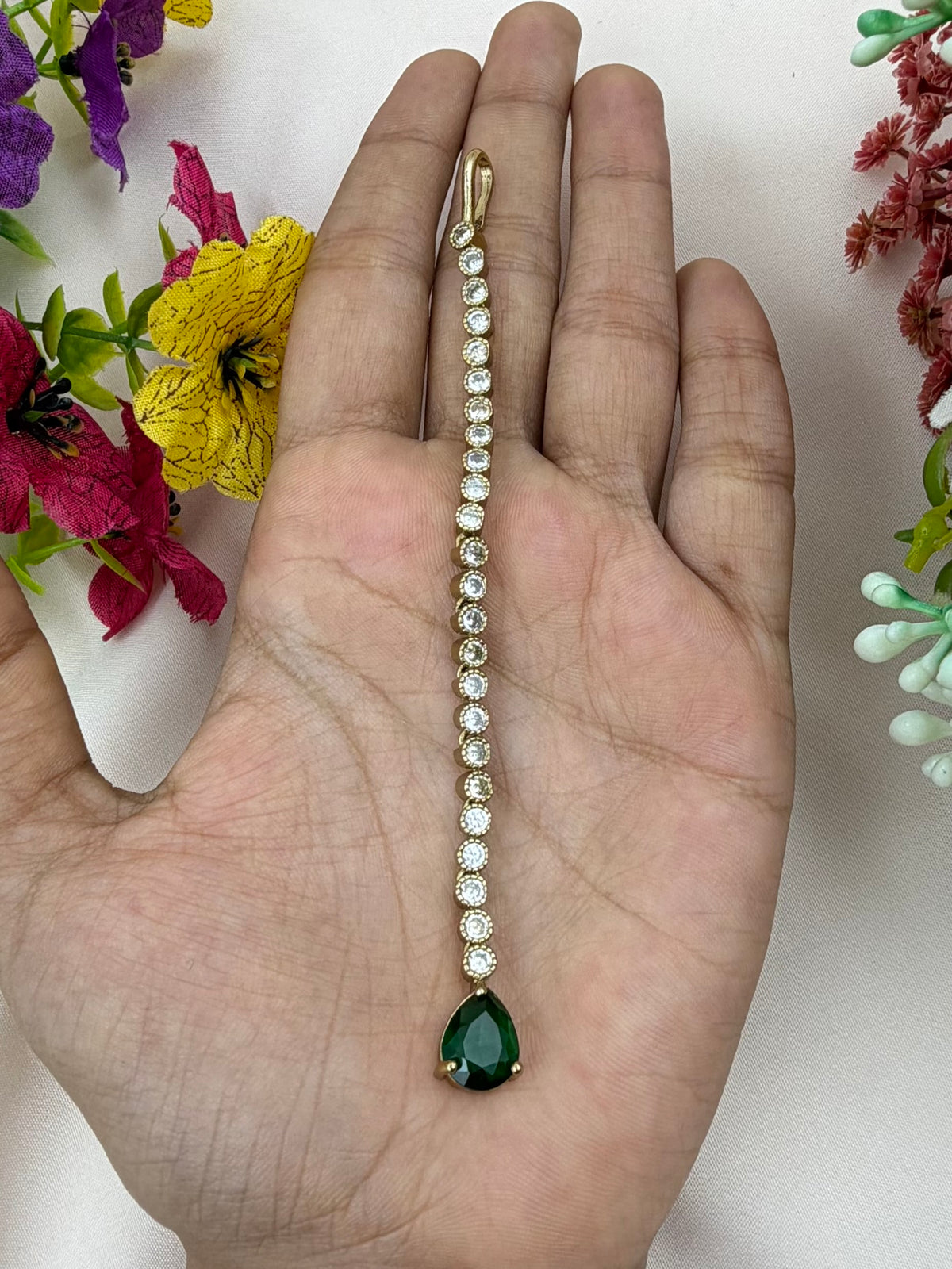 Meenal Victorian Mang Tika