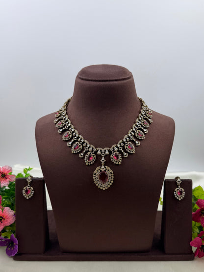 Vidisha Victorian Necklace Set