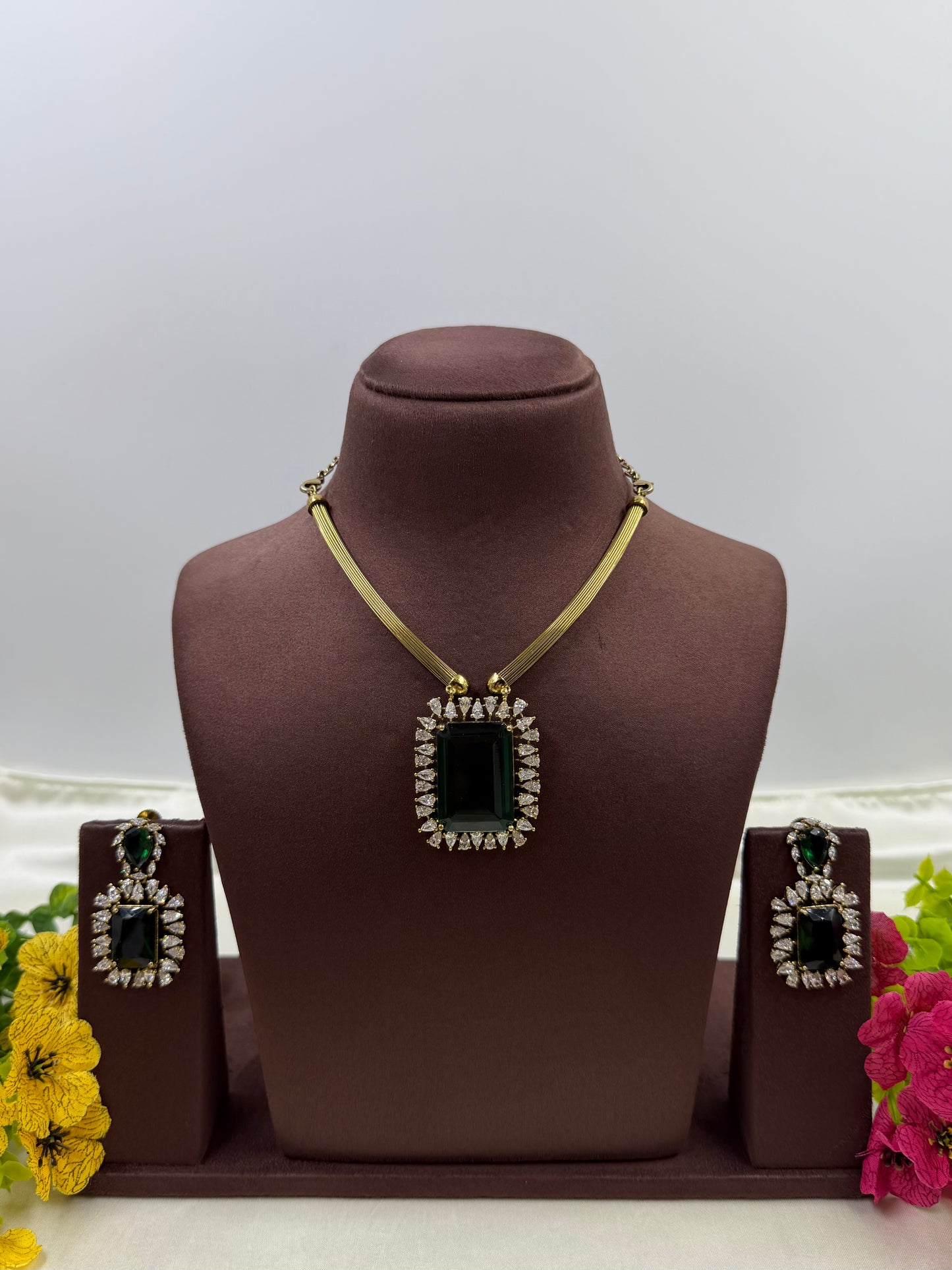 Ankita Victorian Hasli Necklace