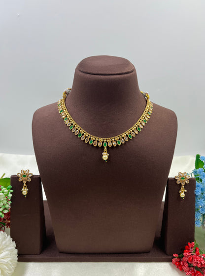 Sura Delicate Traditional Necklace