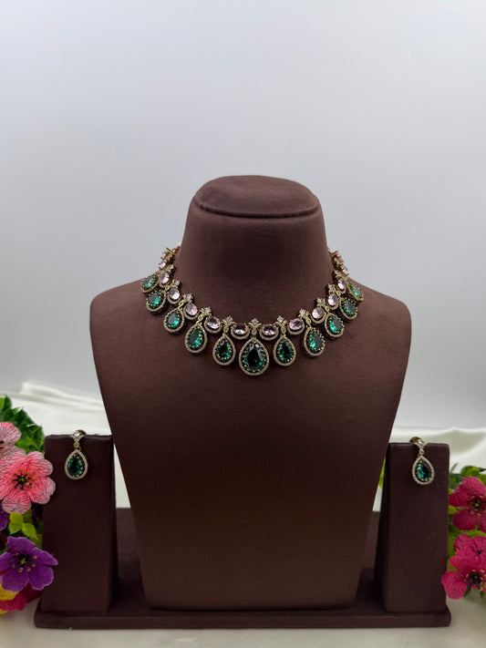 Urmi Victorian Delicate Necklace Set