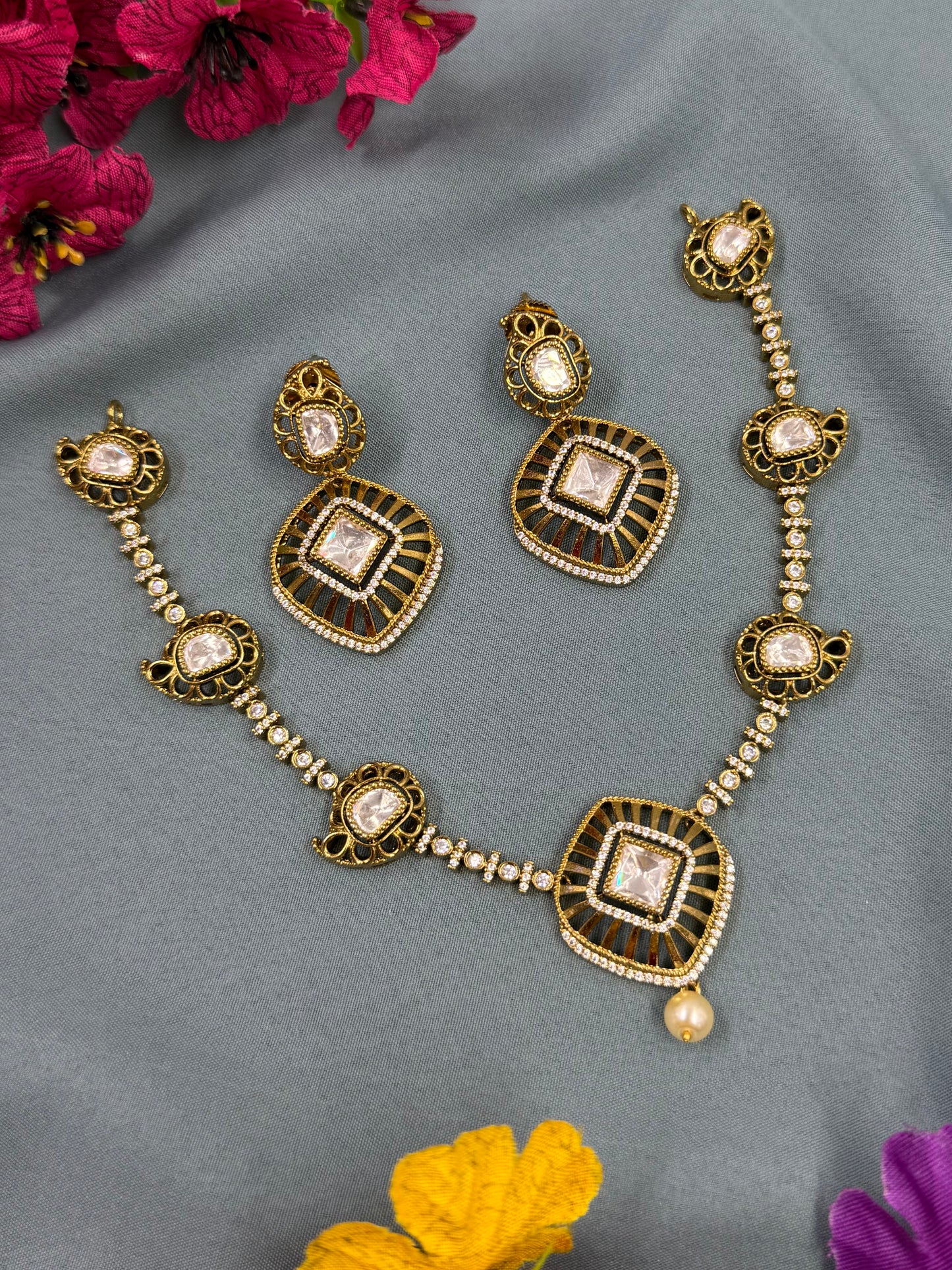 Minal Victorian Delicate Necklace