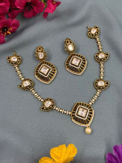 Minal Victorian Delicate Necklace