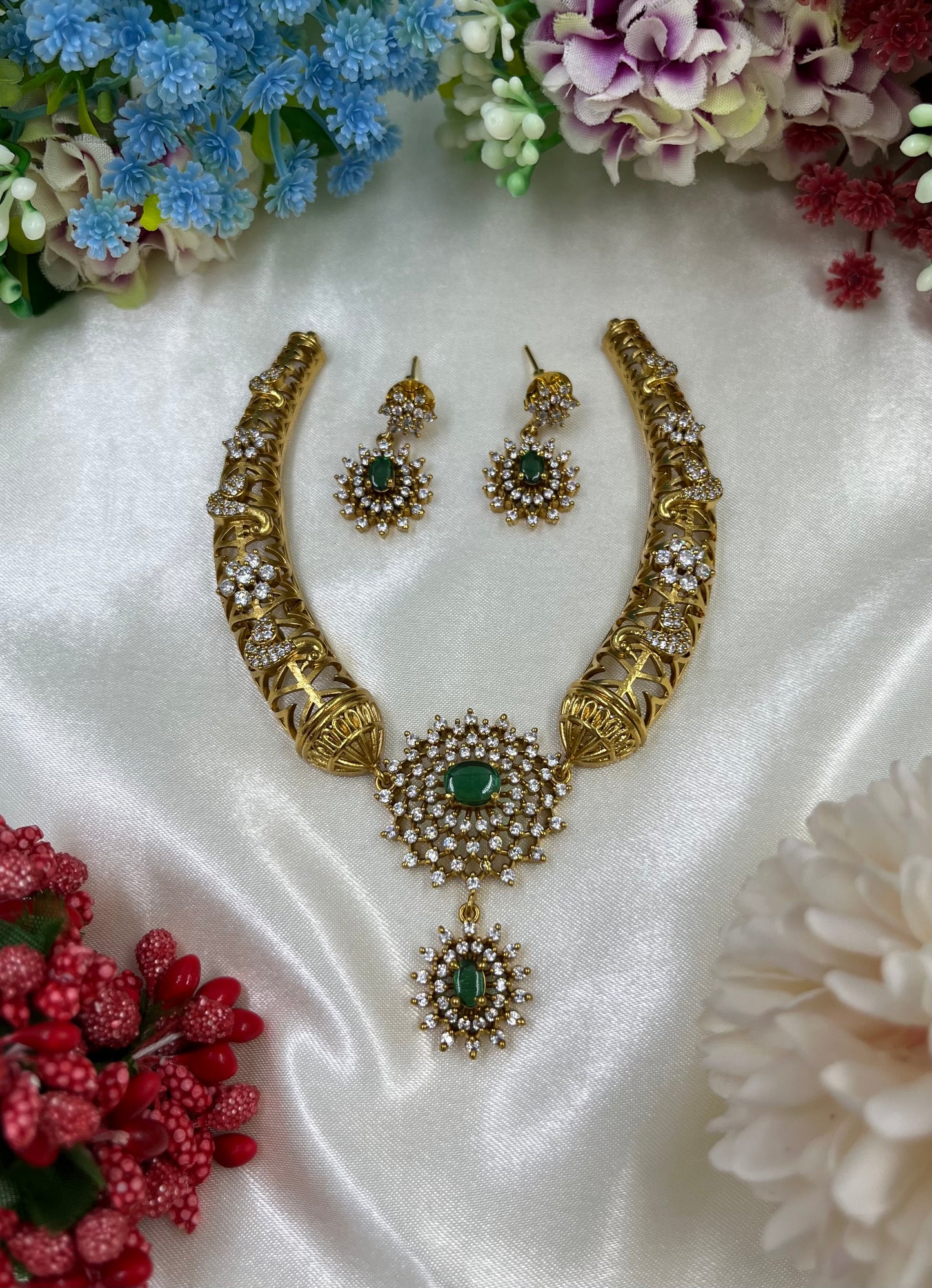 Kanika Victorian Traditional Hasli Necklace