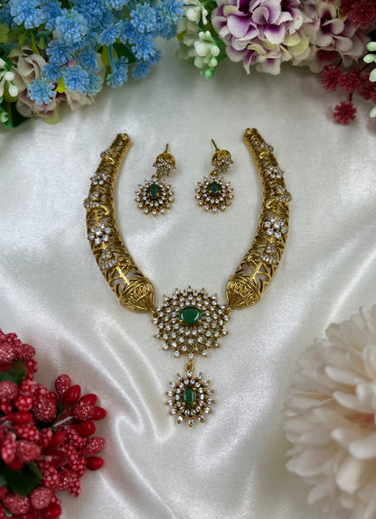 Kanika Victorian Traditional Hasli Necklace