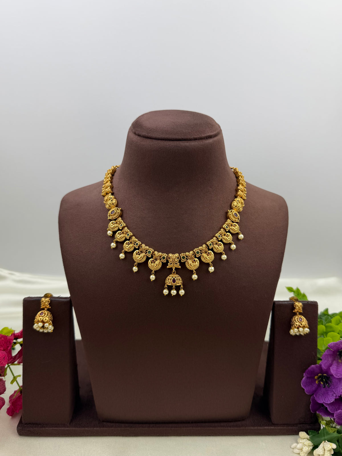 Tanuja Traditional Necklace Set