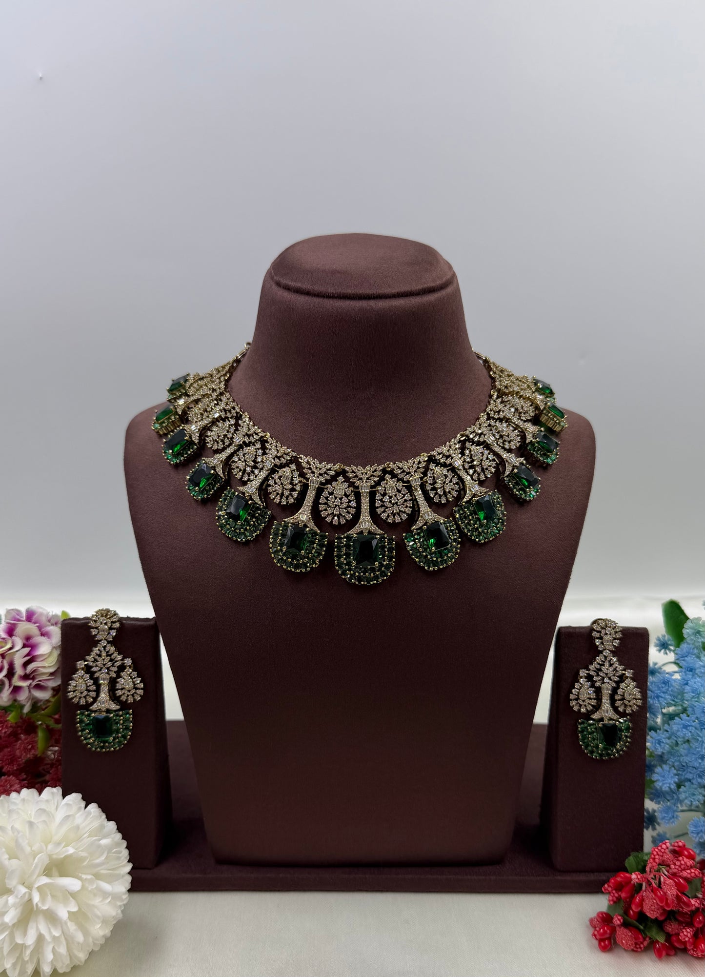 Tanvi Victorian American Dimond Necklace