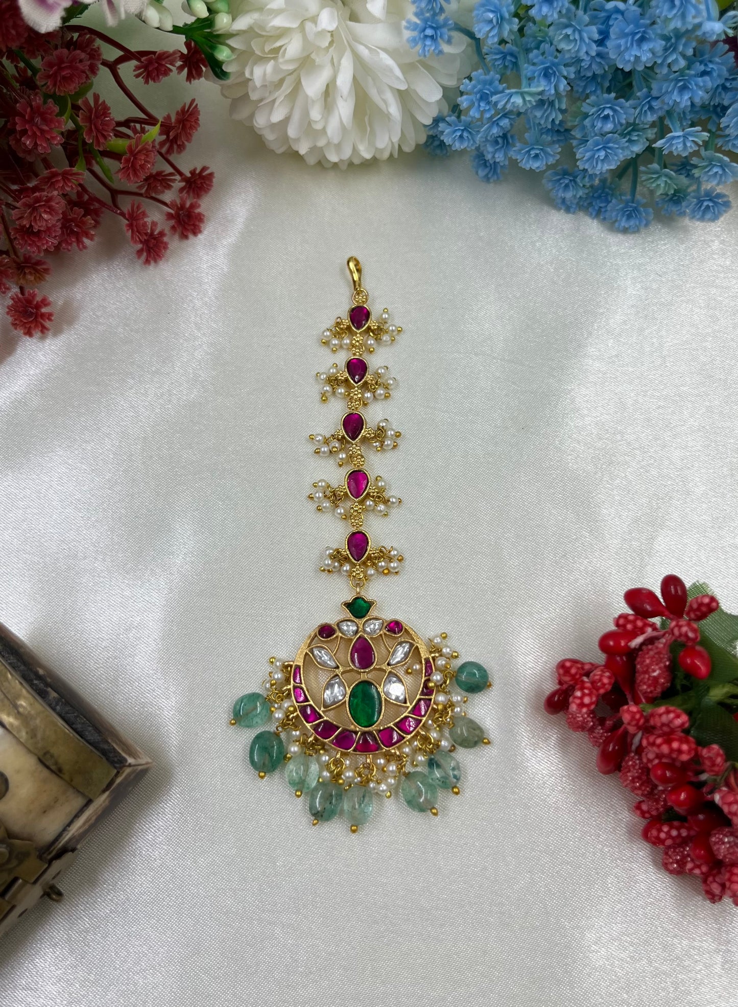 Priya Jadau Pachi Kundan Mang Tika