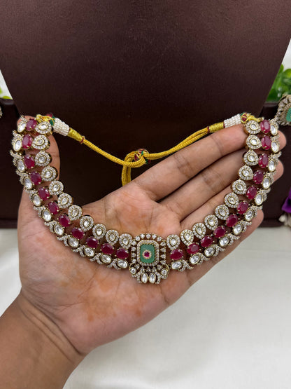 Heeral Victorian Necklace Set