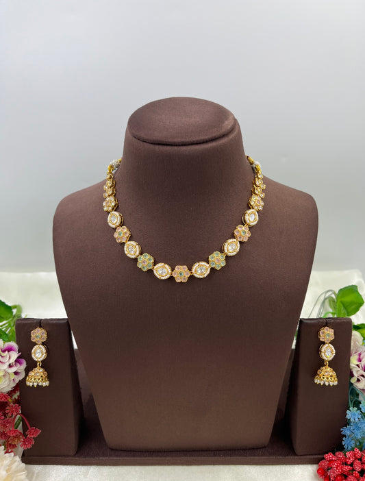 Rera Delicate Kundan Necklace