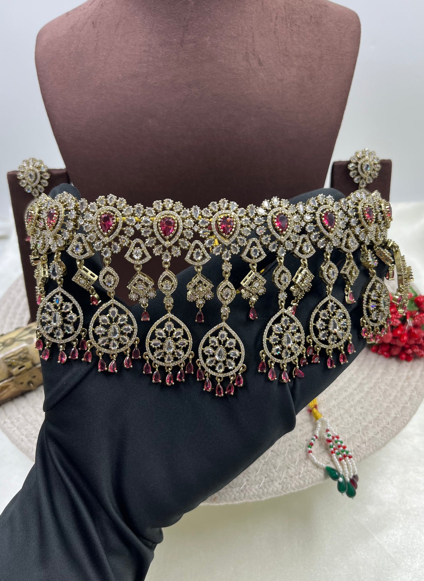 Hira Victorian Ad Choker Necklace