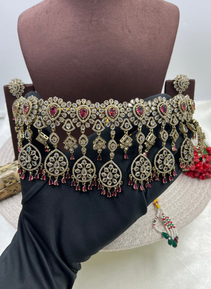 Hira Victorian Ad Choker Necklace