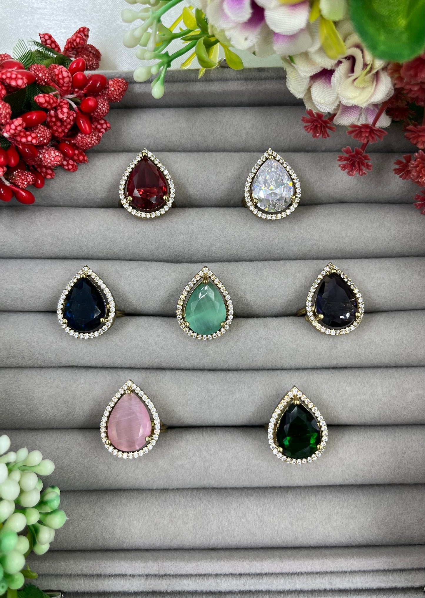 Veda Victorian Ad Ring