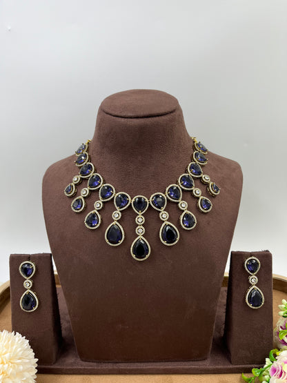 Droplet layering Victorian Neckless