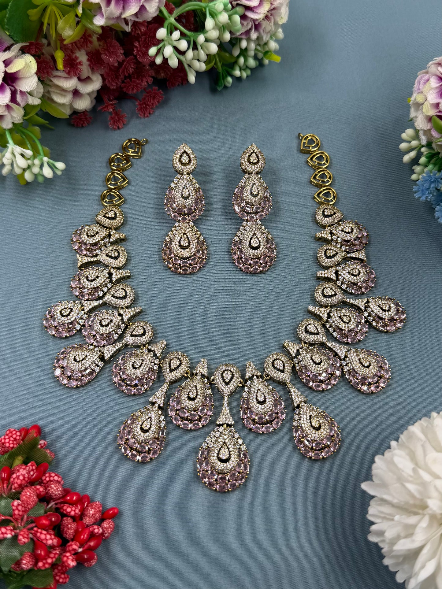 Vinita Victorian American Diamond Necklace