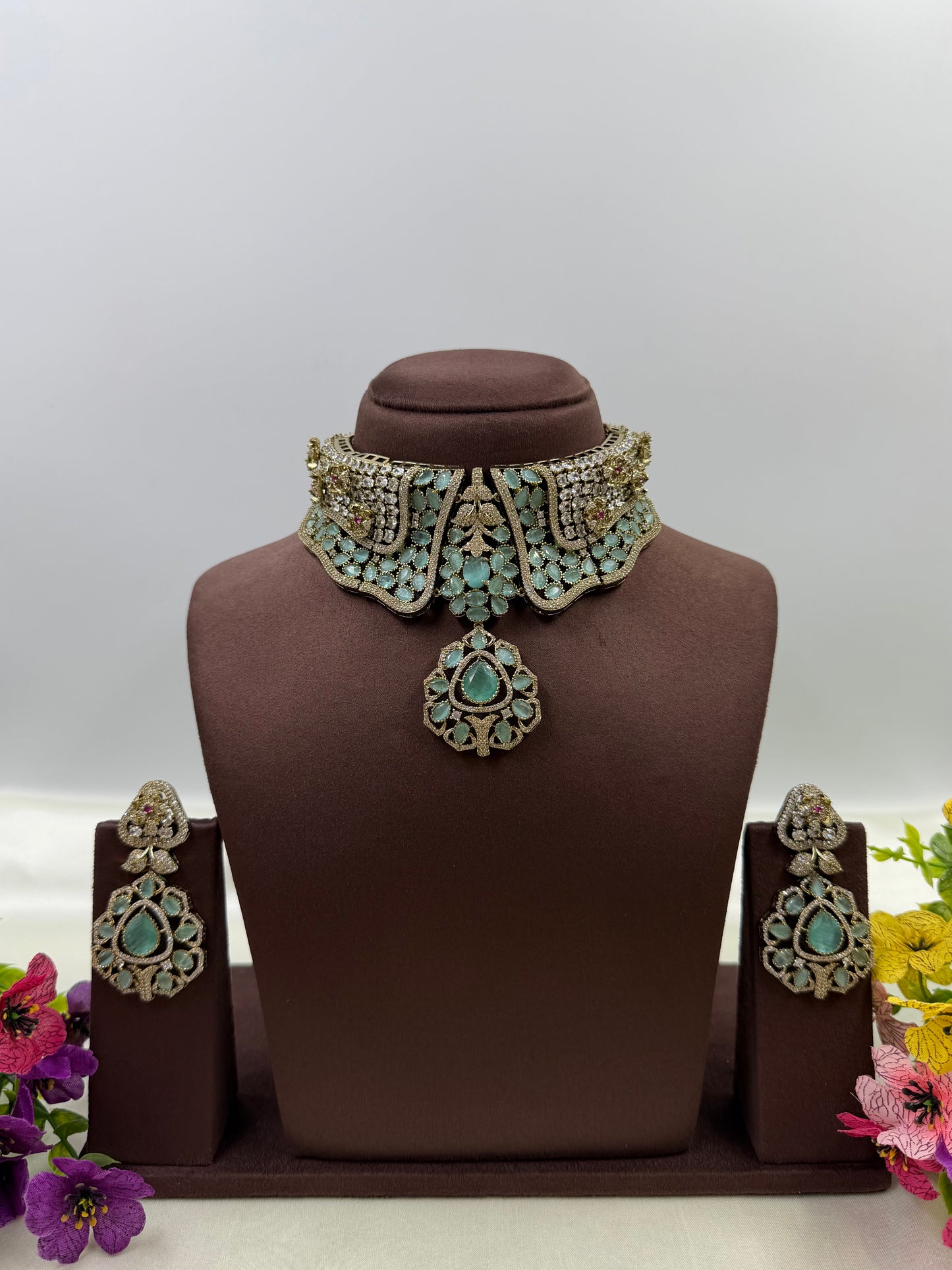 Haya Victorian Choker Necklace Set