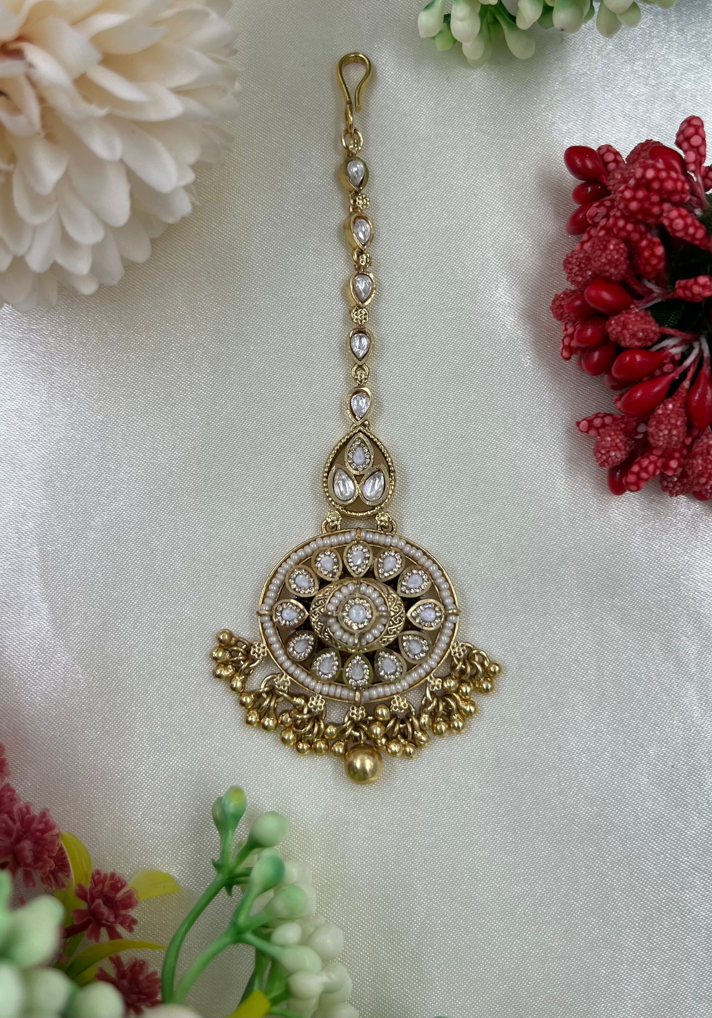 Divya Chorski Mang Tika
