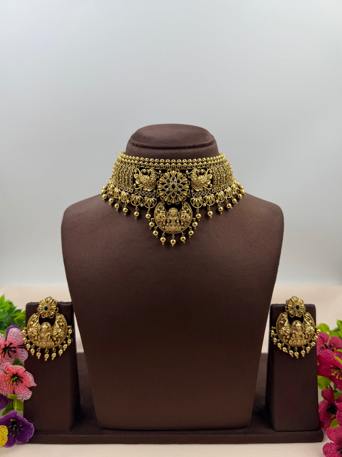 Niharika South Temple Choker Necklace Set