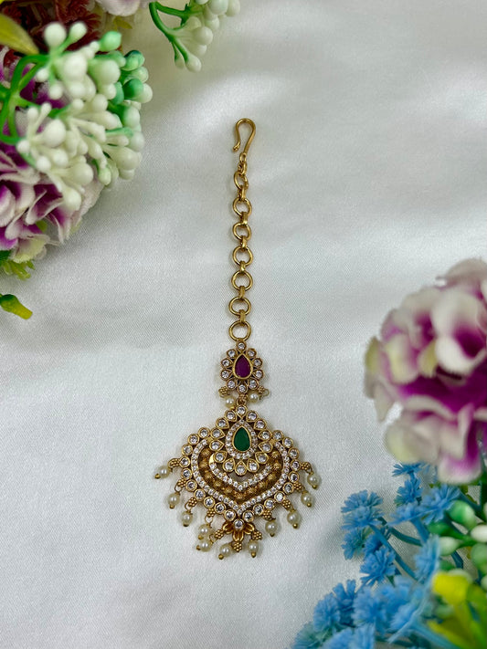 Komal Traditional Mang Tika