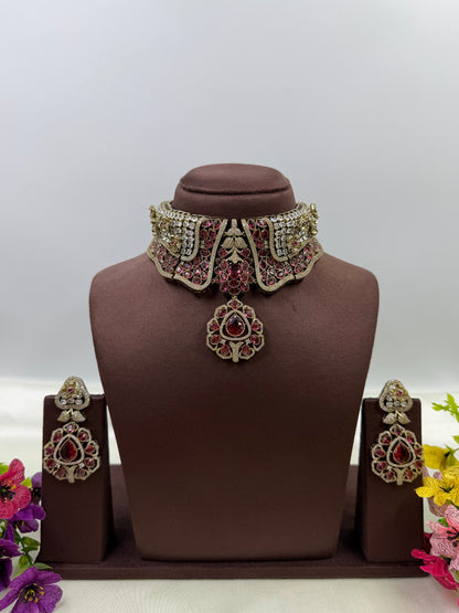 Haya Victorian Choker Necklace Set