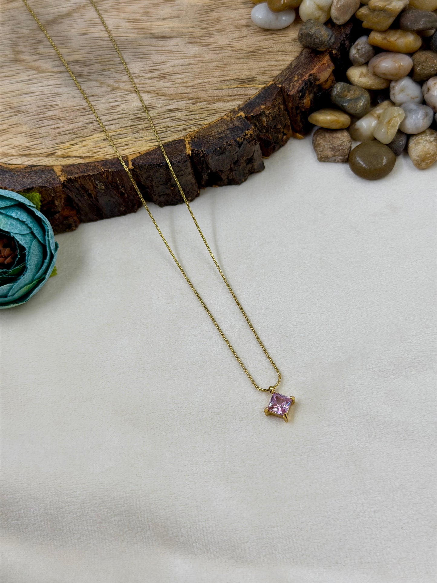 Minimal Emerald Gold Chain