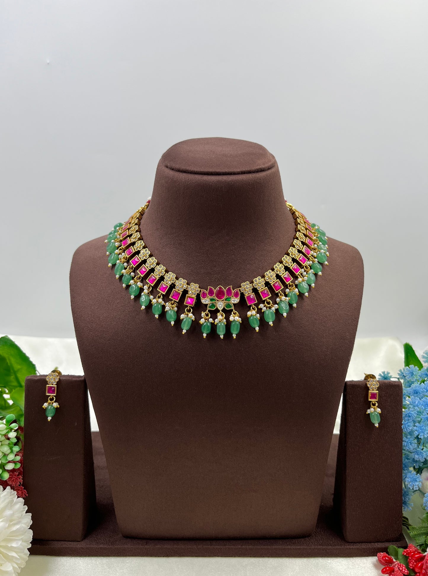 Disha Pachi Kundan Necklace