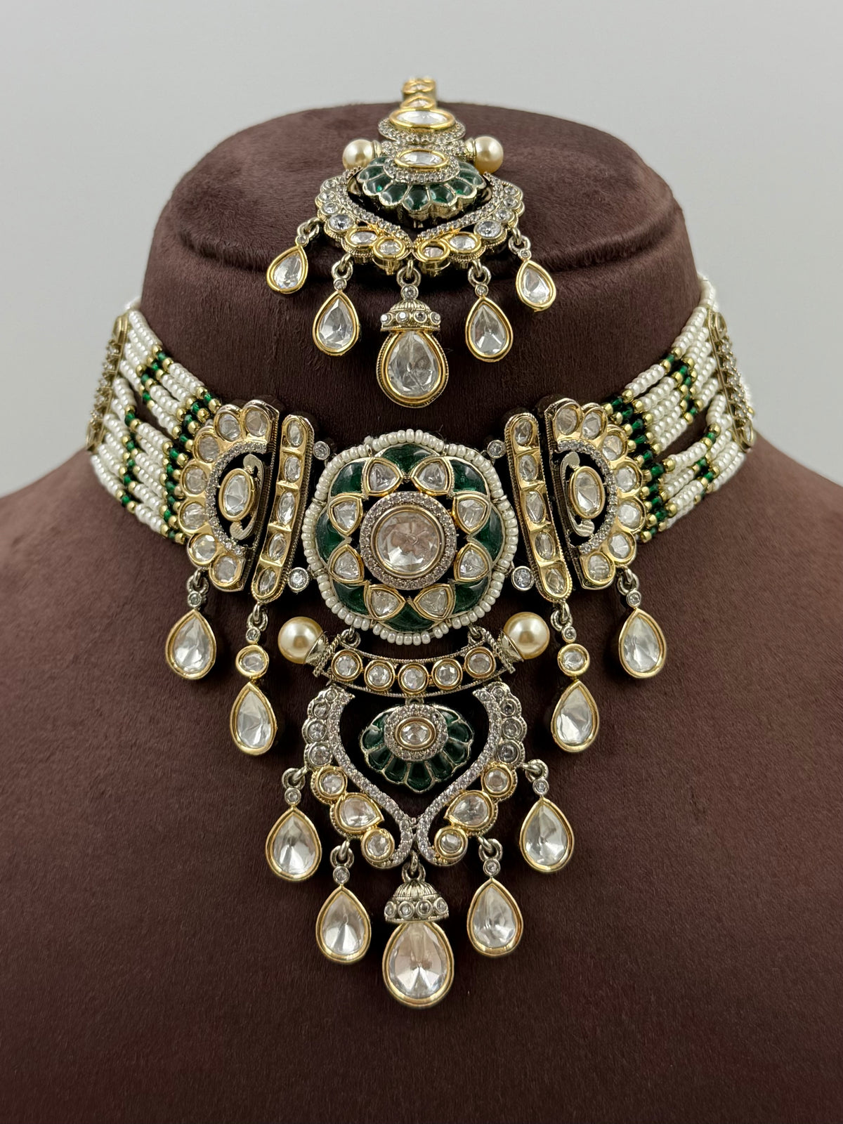 Unnati Mossonaite Victorian Choker Necklace Set