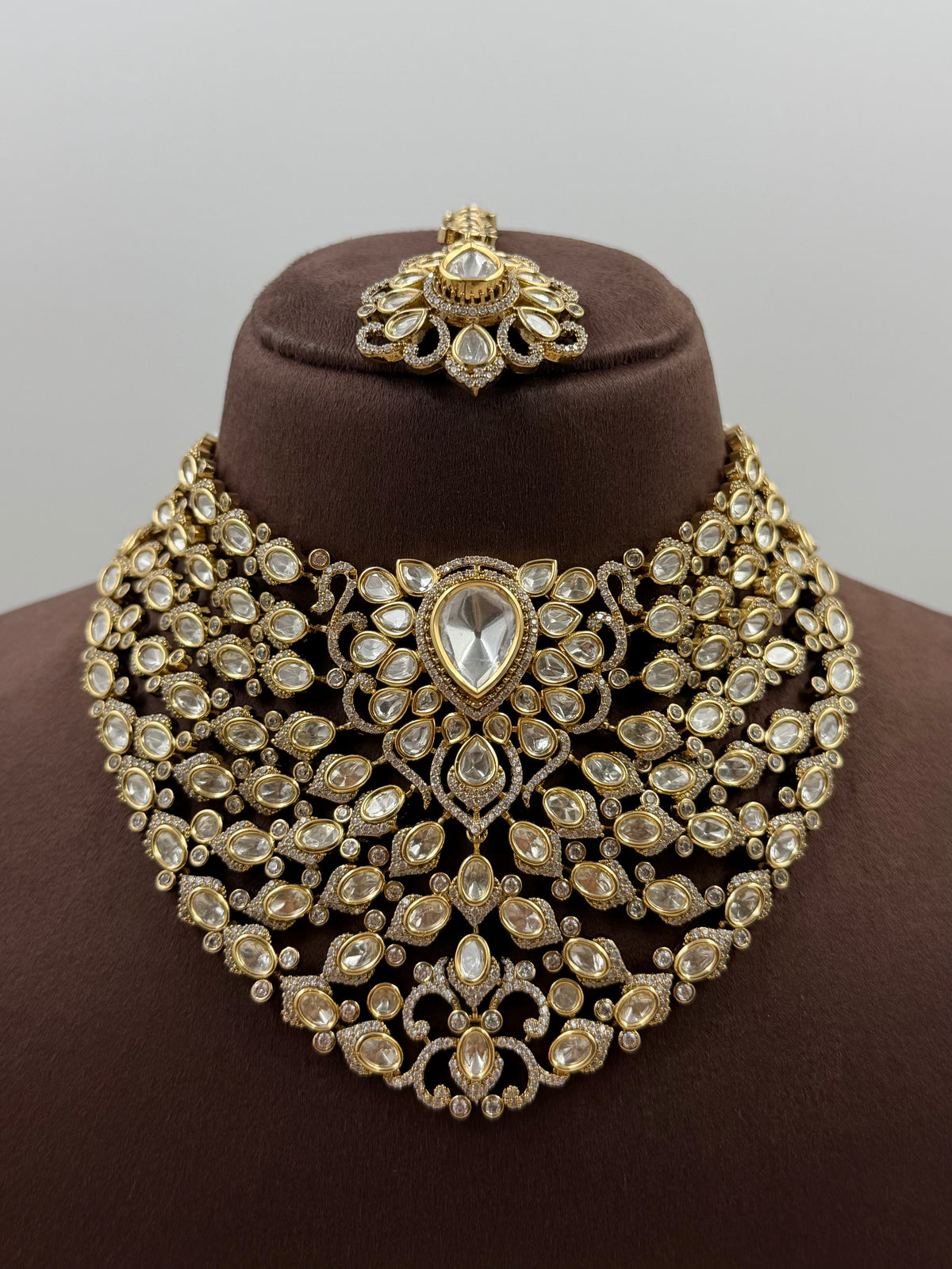 Sanskriti Moissanite Choker Necklace Set