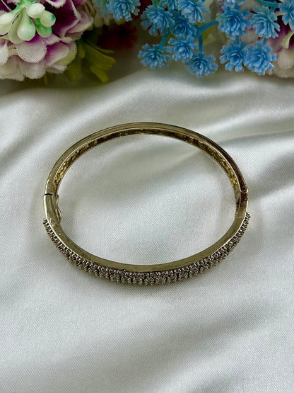 Mamta Victorian Bracelet (Openable)