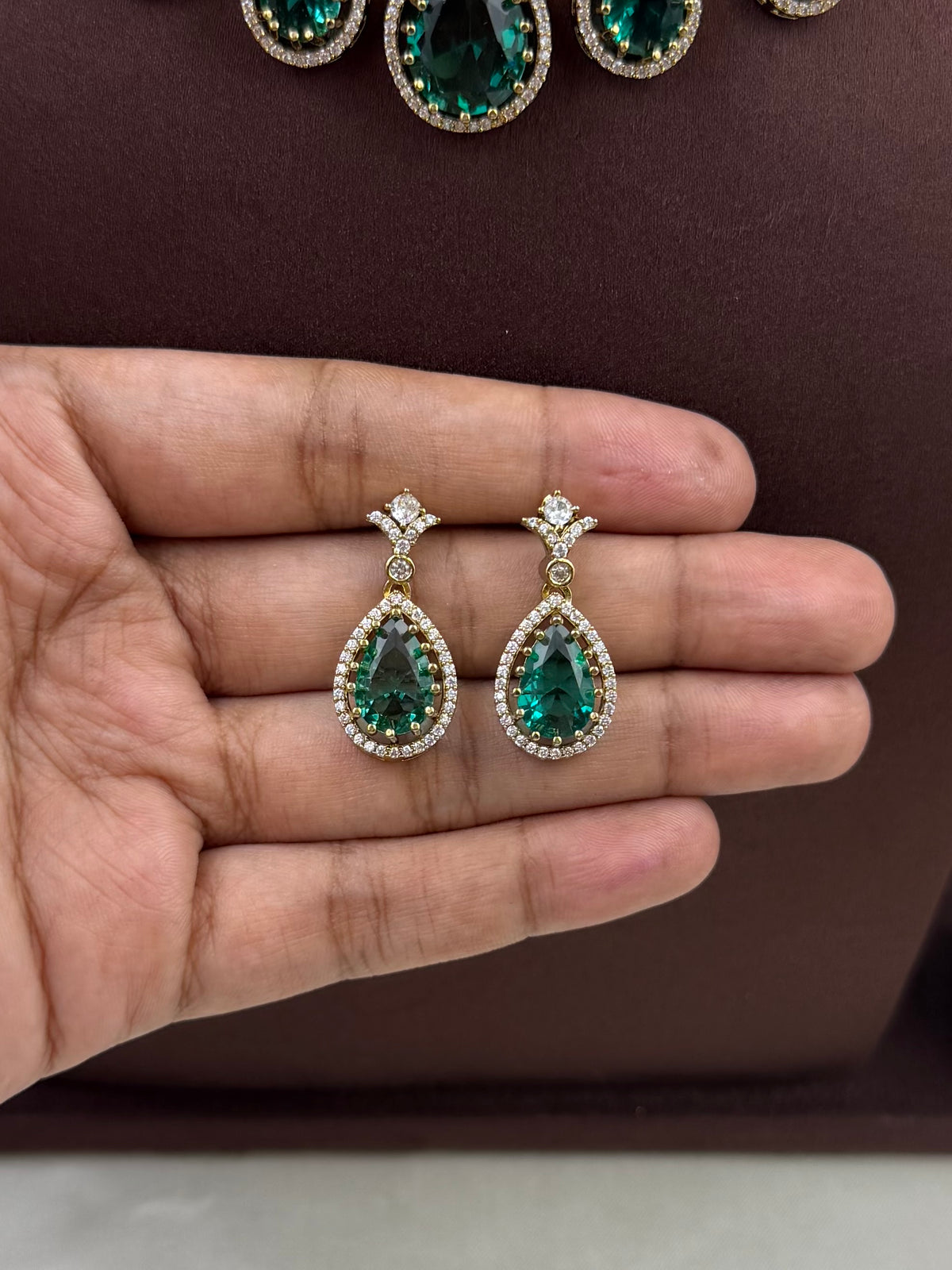 Urmi Victorian Delicate Necklace Set