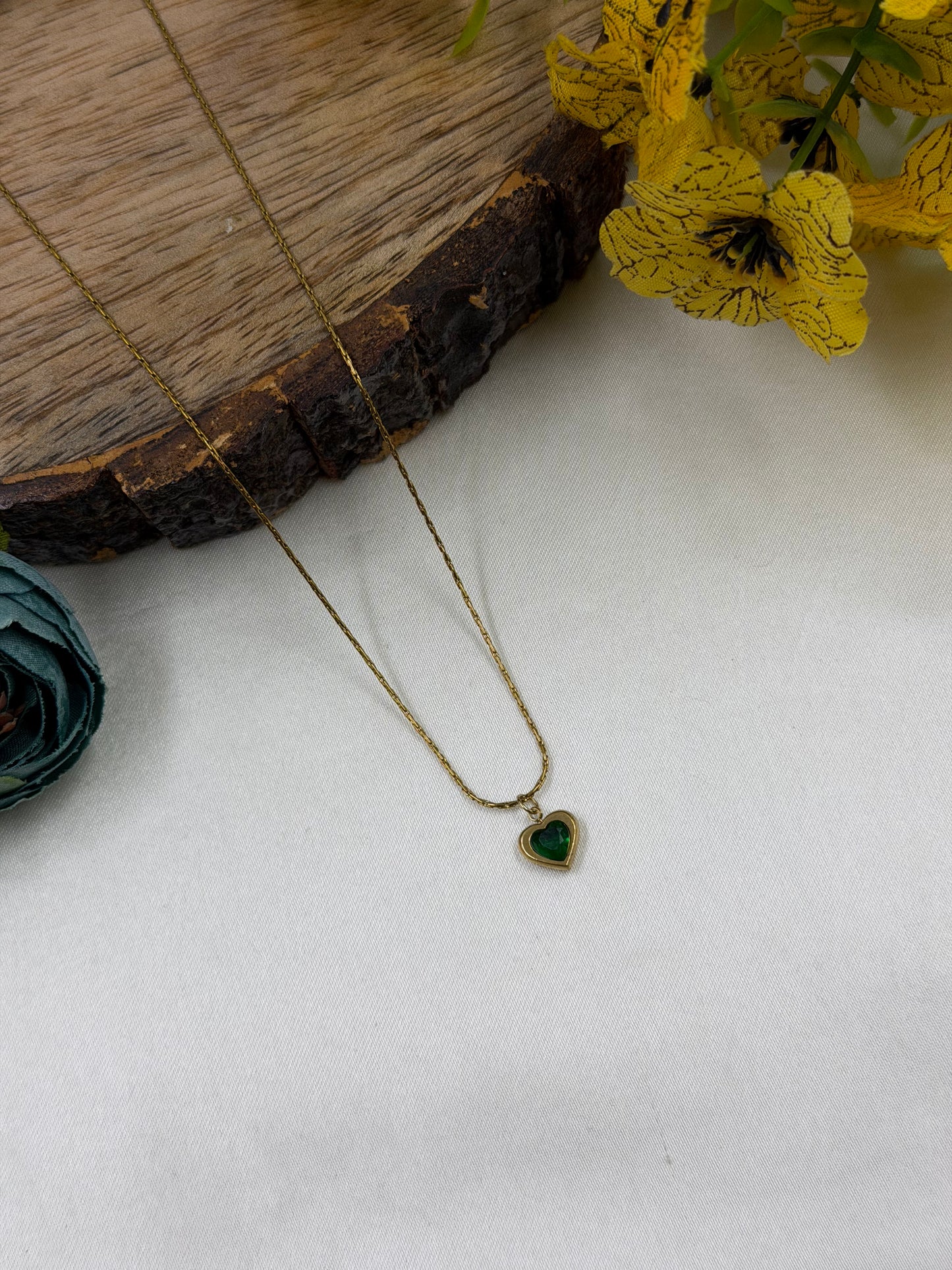 Kaira Green Heart Gold Chain