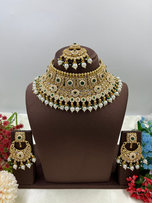 Aarvi Traditional Choker