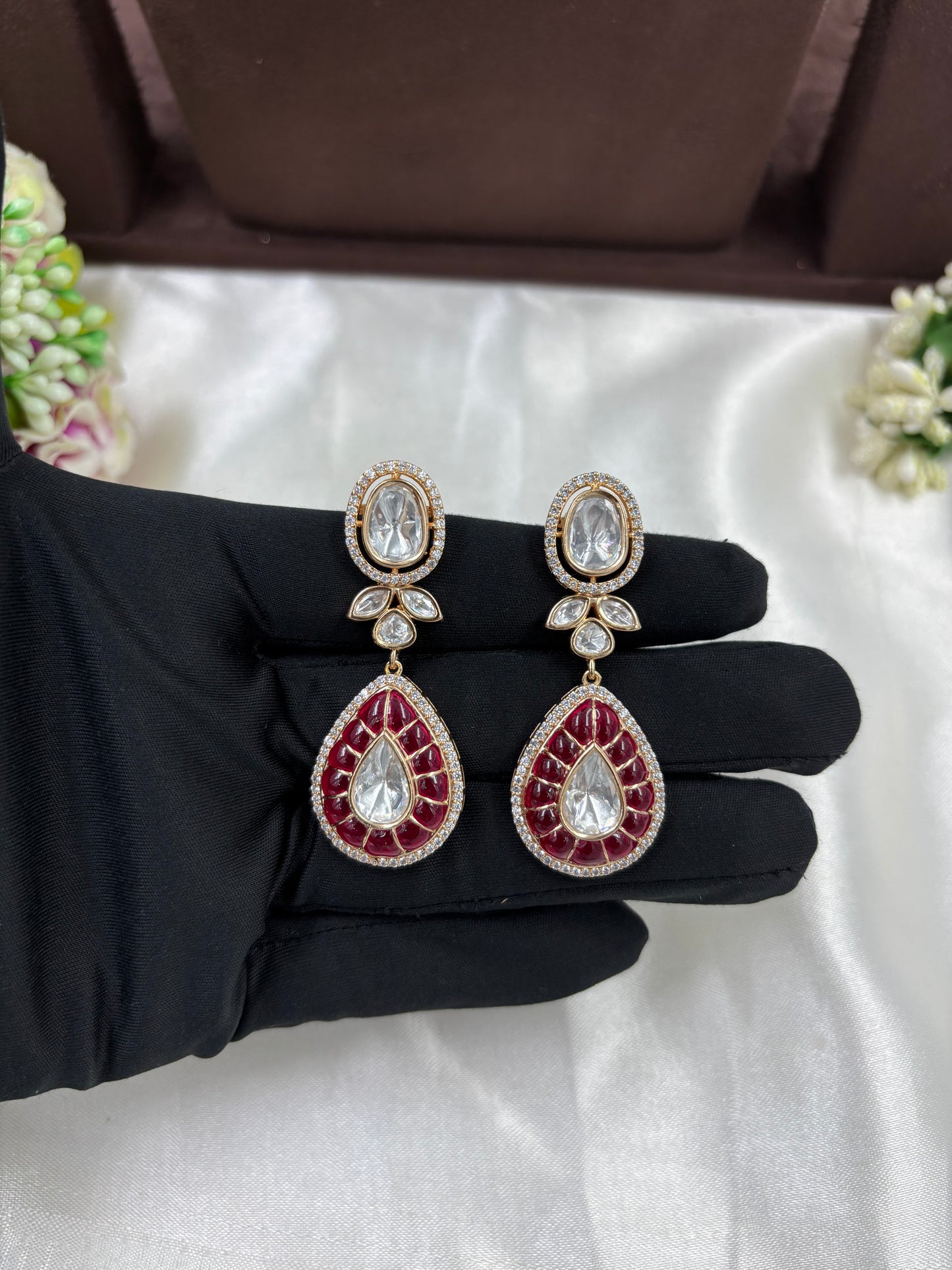 Aarohi Moissanite Kundan Necklace