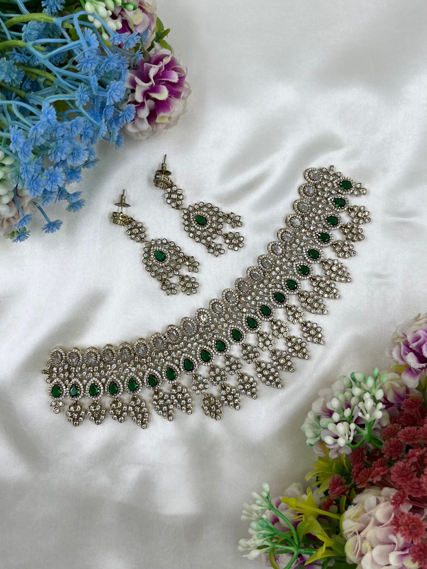 Priti Premium Victorian Choker Necklace