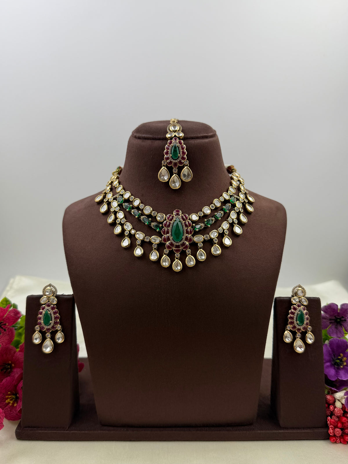 Prapti Victorian Necklace Set