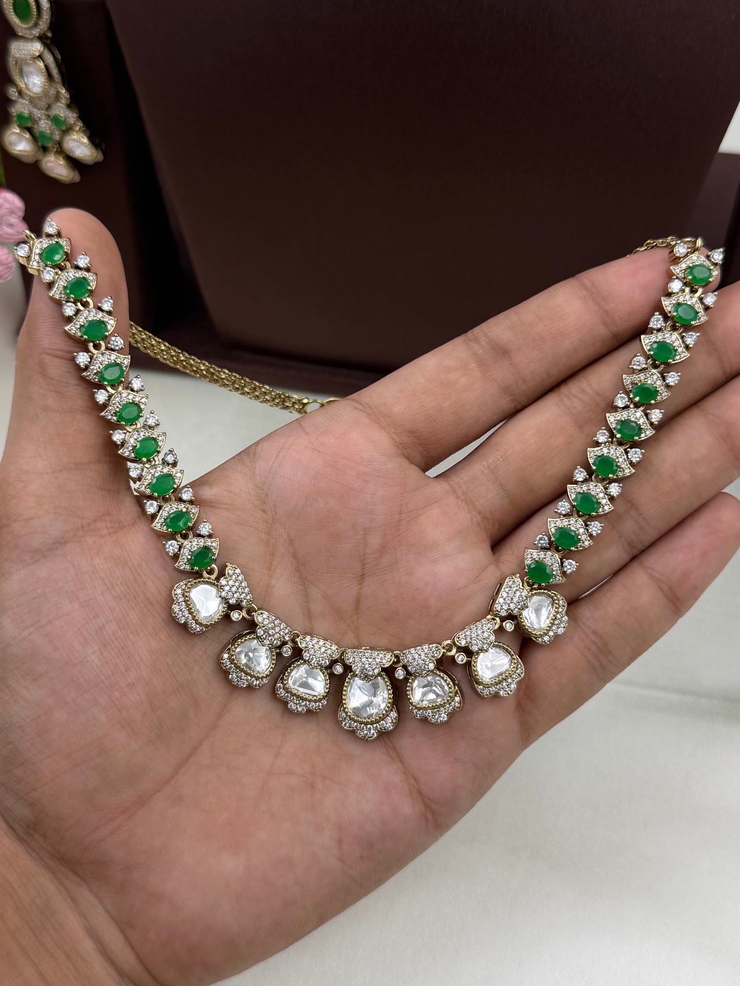 Reya Premium Victorian Necklace Set