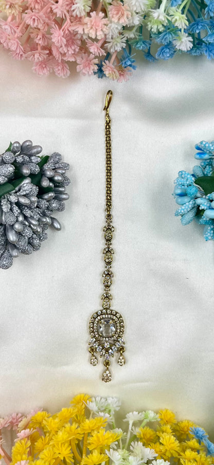 Diya Victorian Mang Tika