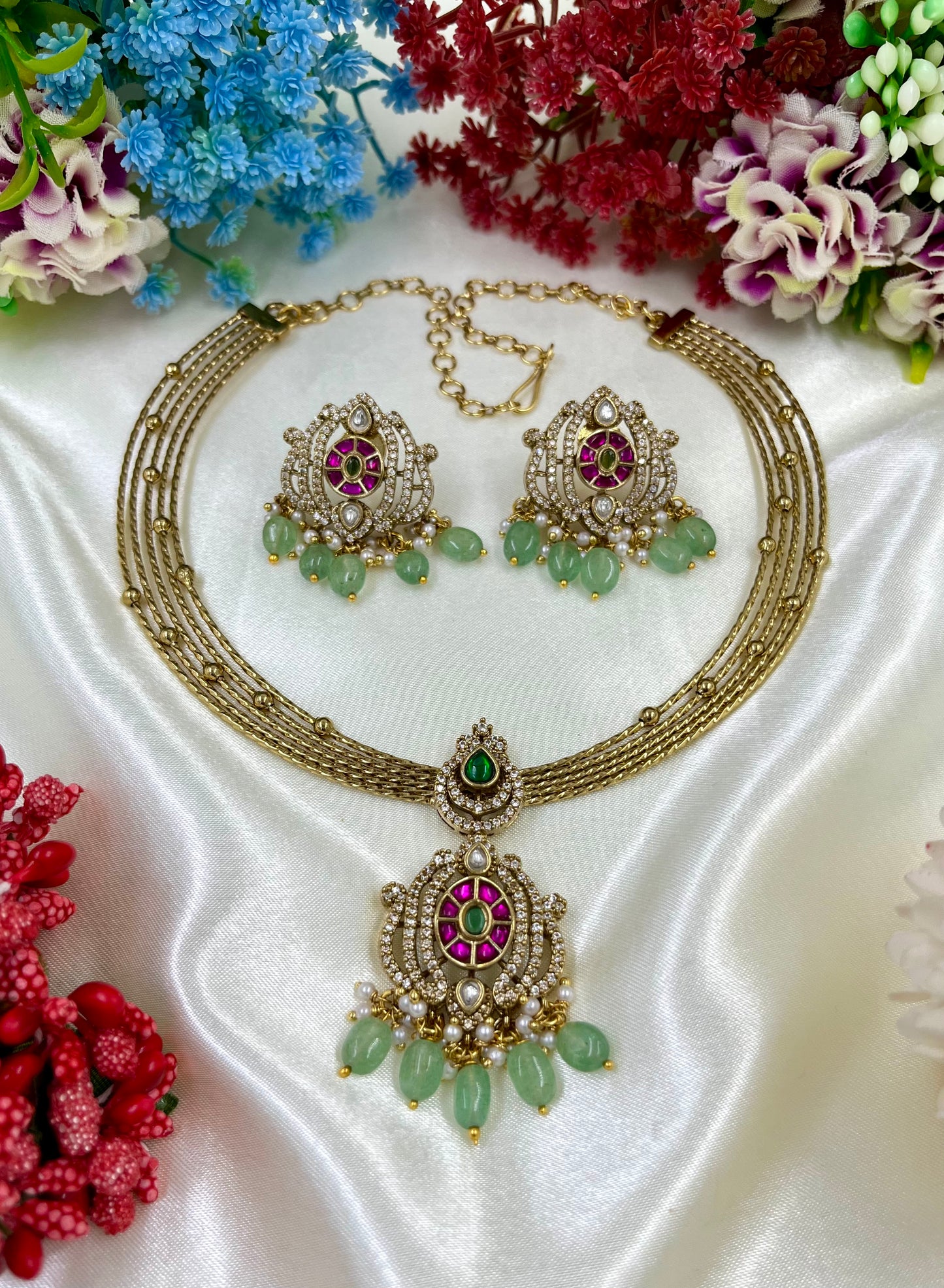 Usha Premium Victorian Hasli Necklace