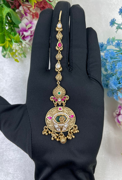 Sheetal Pachi Kundan Mang Tika