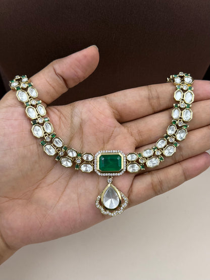 Mukti Victorian Delicate Necklace Set