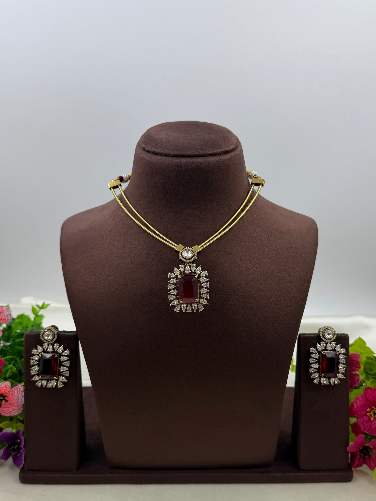 Tejasvi Victorian Delicate Necklace Set