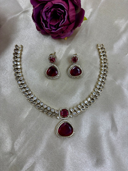 LEAF LEEVIA VICTORIAN DROP NECKLACE