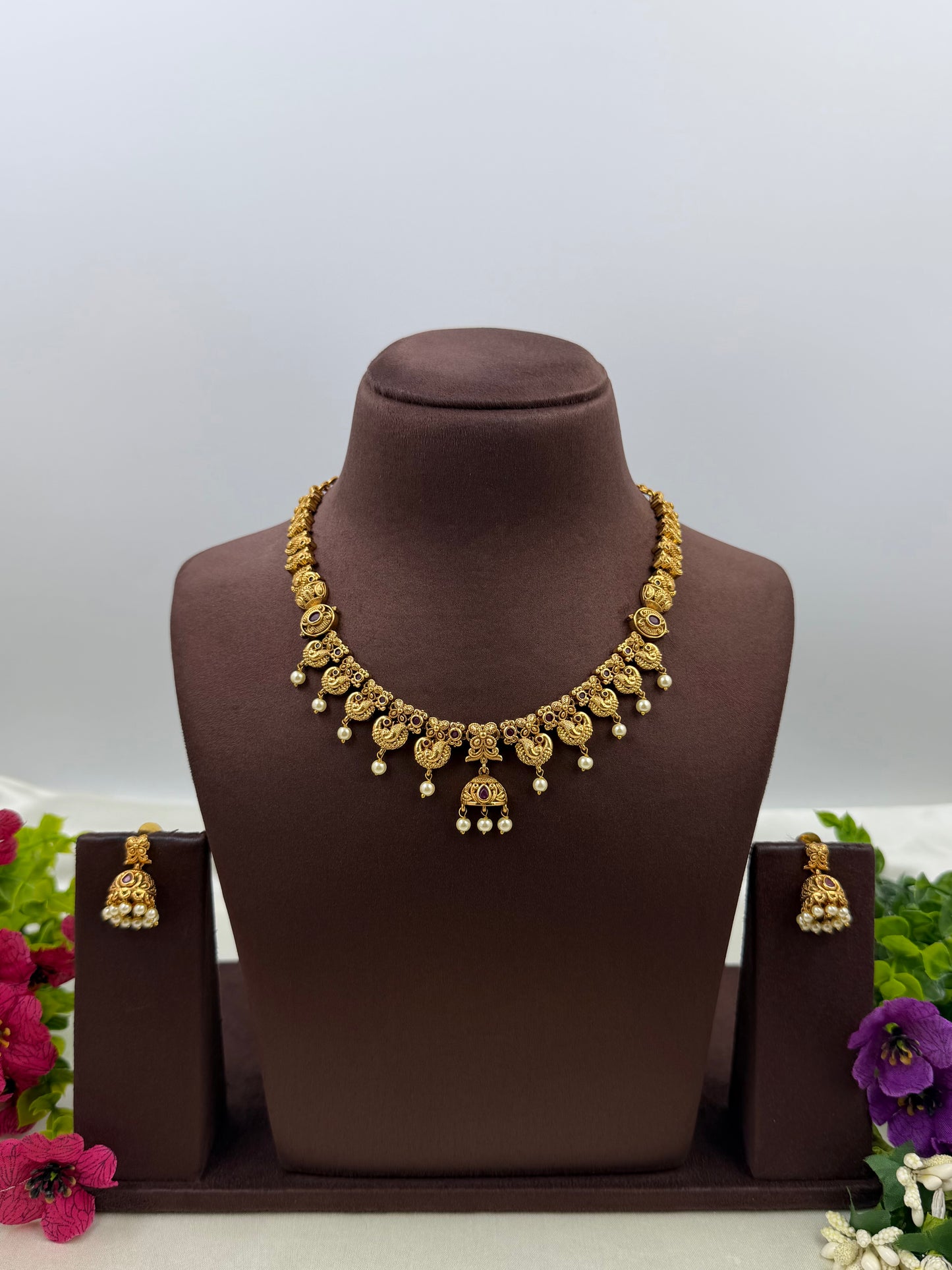 Tanuja Traditional Necklace Set