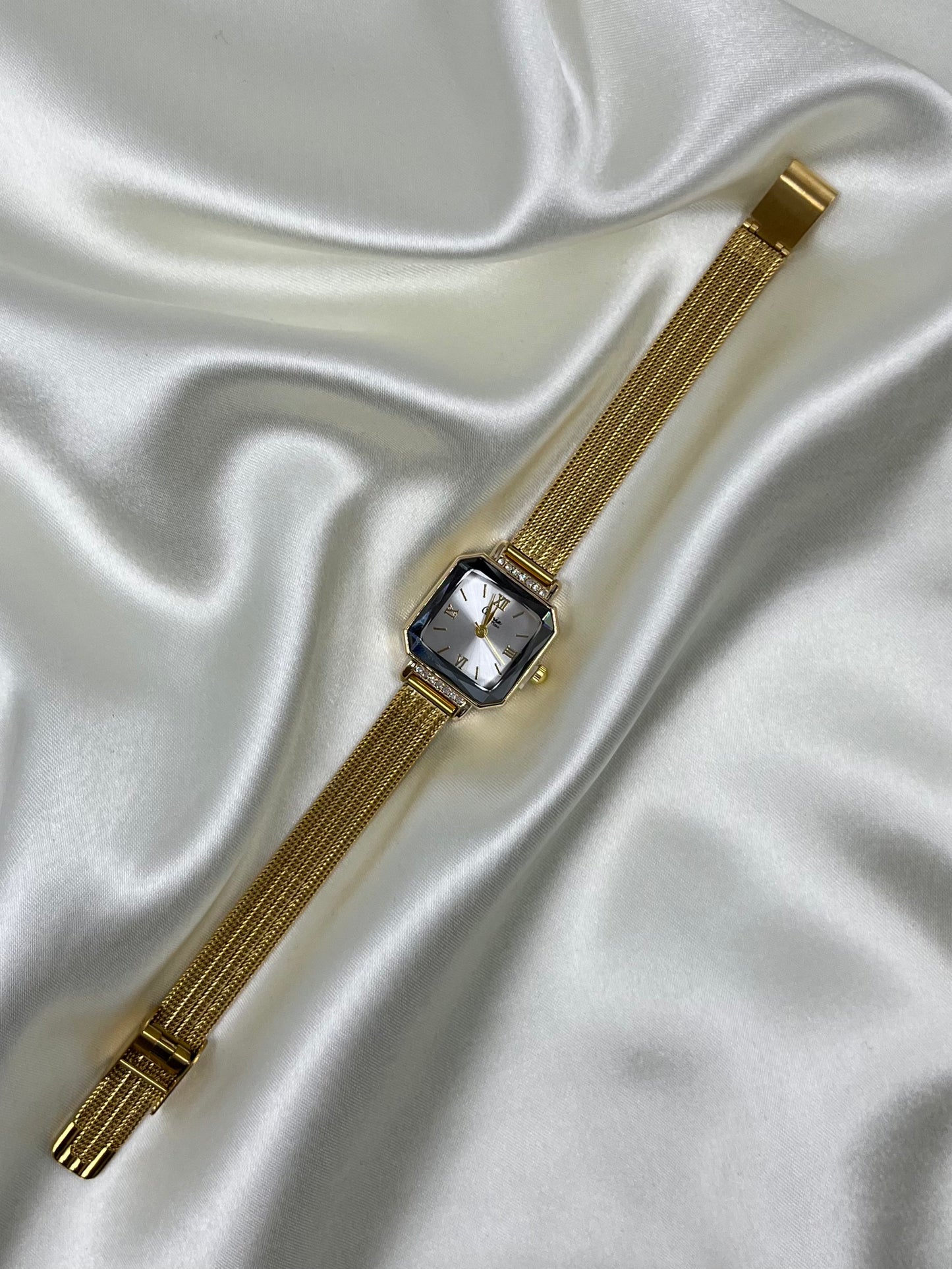 Iniya Anti-Tarnish Stainless Steel Watch (Adjustable)