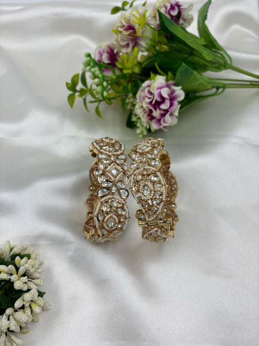 Amaa Moissanite Kundan Premium Bangles Set