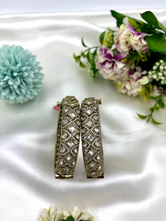 Aria Moissanite Kundan Premium Bangles Set